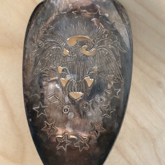 Oneida ROGERS Commemorative Dessert Server - First Colony 1881 - Picture 8 of 11